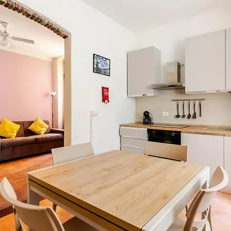 Rosa Homes The Pink - Quiet, Comfortable, Closeby Center *