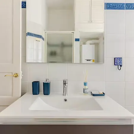 Rosa Homes The Pink - Quiet, Comfortable, Closeby Center *