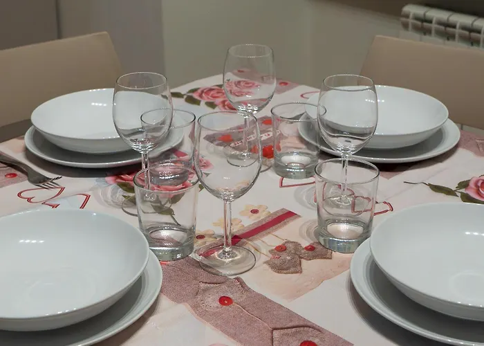 Rosa Homes The Pink - Quiet, Comfortable, Closeby Center *